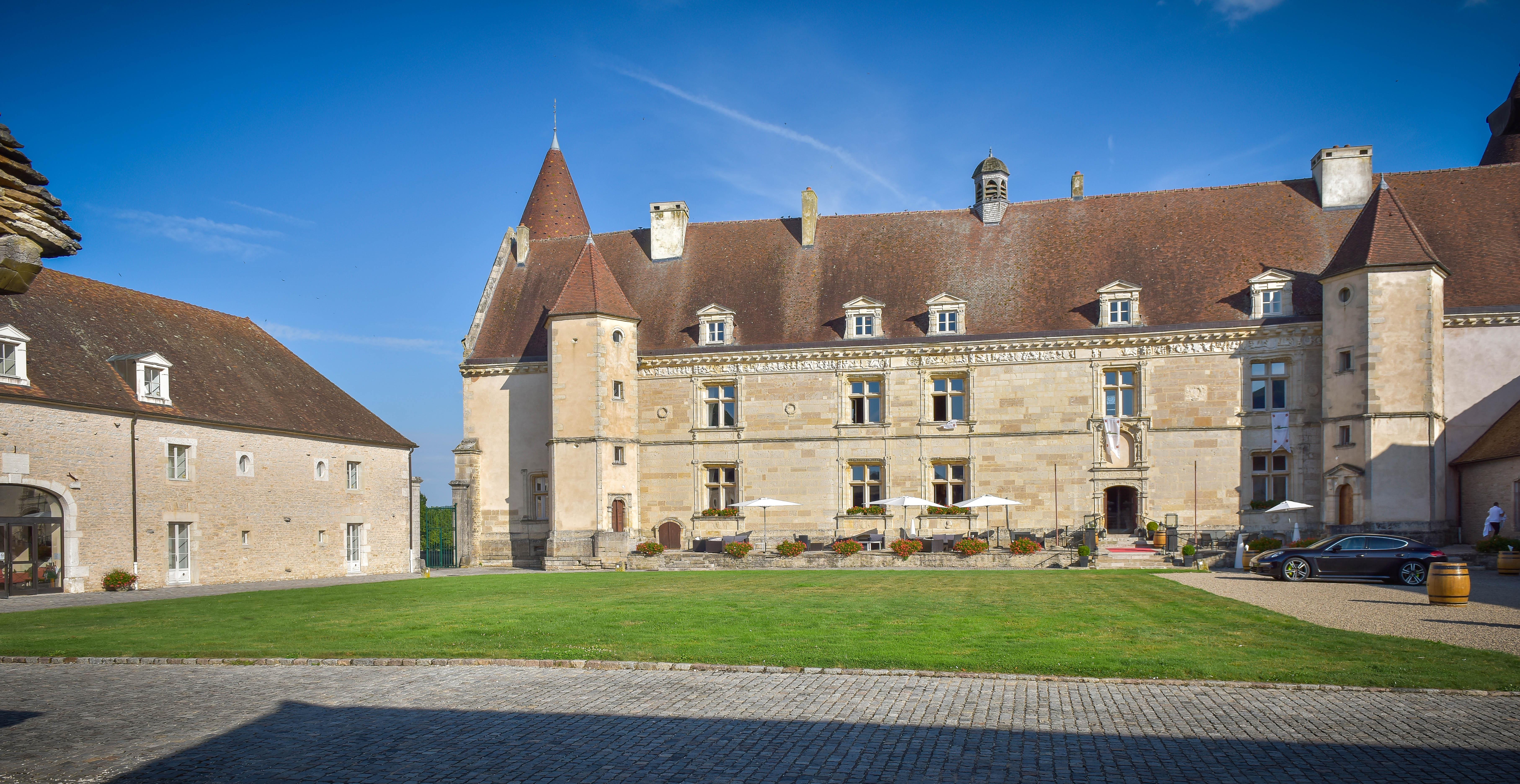 فندق جولف شاتو دي تشايلي Chailly-sur-Armançon المظهر الخارجي الصورة